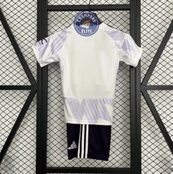 Alternative view of Kits Enfants Manchester United 2025/26 Extérieur