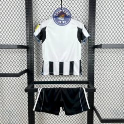 Alternative view of Kits Enfants Newcastle 2025/26 Domicile