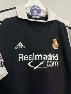 Alternative view of Real Madrid 2001/02 Extérieur